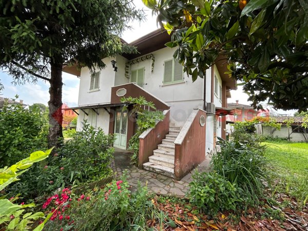 casa indipendente in vendita a Terrazzo