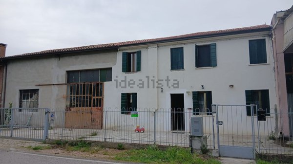 casa indipendente in vendita a Terrazzo