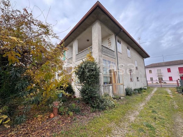 casa indipendente in vendita a Terrazzo