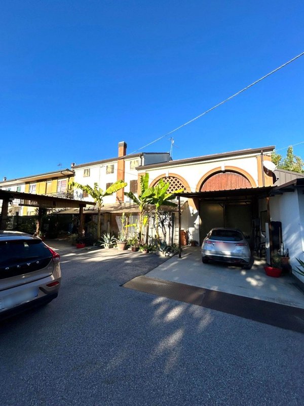 casa indipendente in vendita a Terrazzo