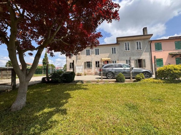 casa indipendente in vendita a Terrazzo