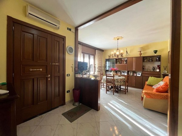 casa semindipendente in vendita a Terrazzo