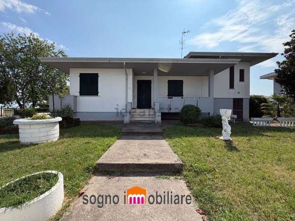 casa indipendente in vendita a Terrazzo