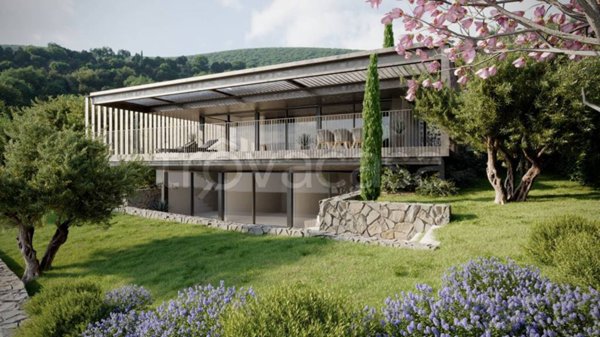 casa indipendente in vendita a Torri del Benaco
