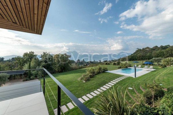 casa indipendente in vendita a Torri del Benaco in zona Albisano