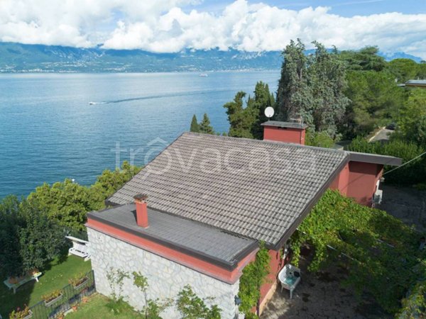 casa indipendente in vendita a Torri del Benaco