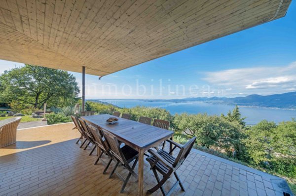 casa indipendente in vendita a Torri del Benaco