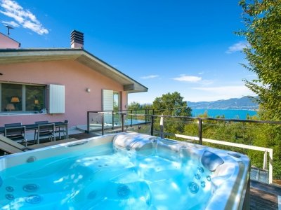 casa indipendente in vendita a Torri del Benaco in zona Albisano