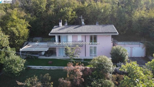 casa indipendente in vendita a Torri del Benaco in zona Albisano