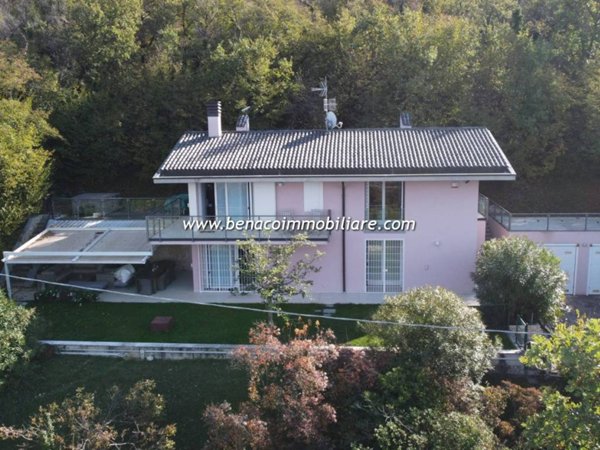casa indipendente in vendita a Torri del Benaco in zona Albisano