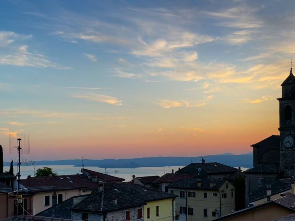 casa indipendente in vendita a Torri del Benaco in zona Albisano