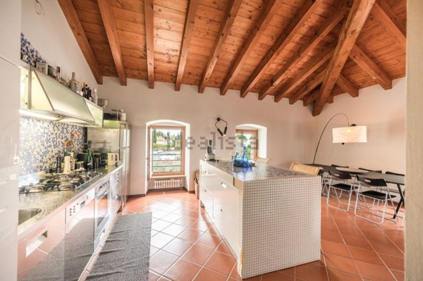 appartamento in vendita a Torri del Benaco in zona Albisano