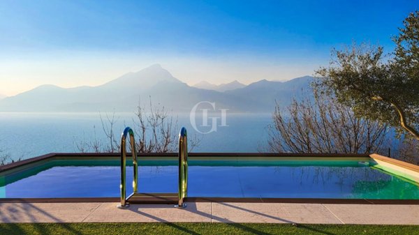 casa indipendente in vendita a Torri del Benaco in zona Pai