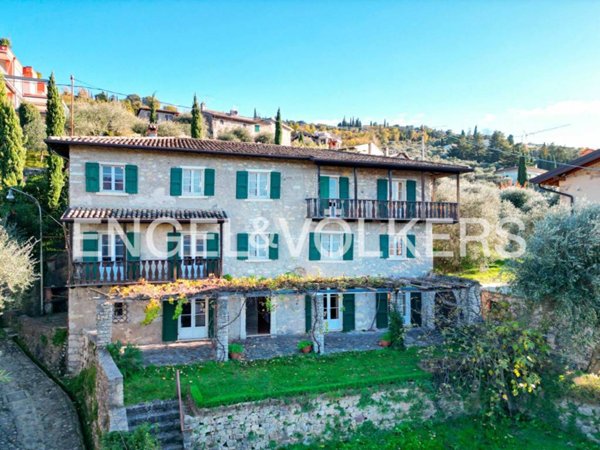 casa indipendente in vendita a Torri del Benaco