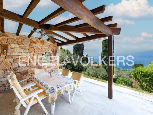 appartamento in vendita a Torri del Benaco