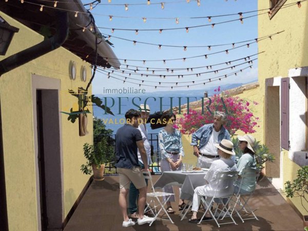 appartamento in vendita a Torri del Benaco in zona Pai
