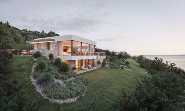 casa indipendente in vendita a Torri del Benaco