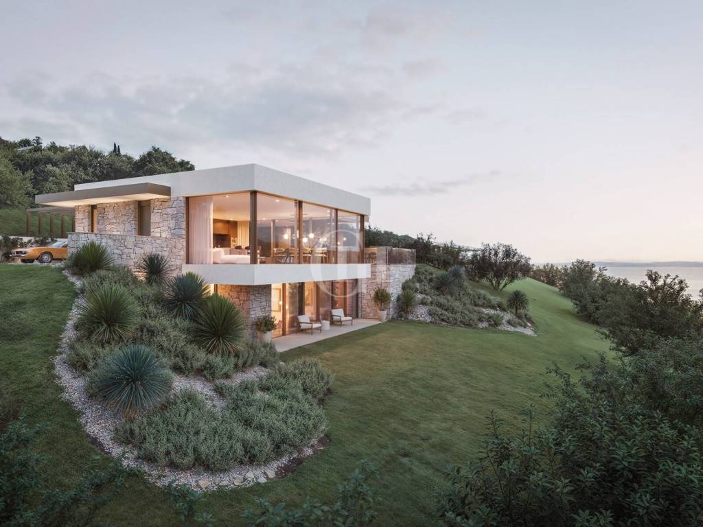 casa indipendente in vendita a Torri del Benaco