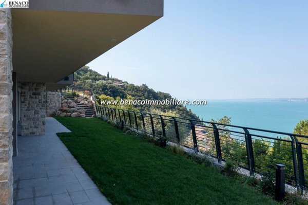 appartamento in vendita a Torri del Benaco in zona Albisano