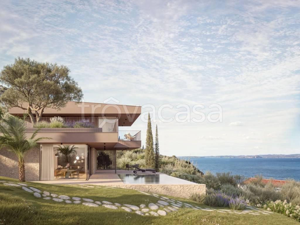 casa indipendente in vendita a Torri del Benaco