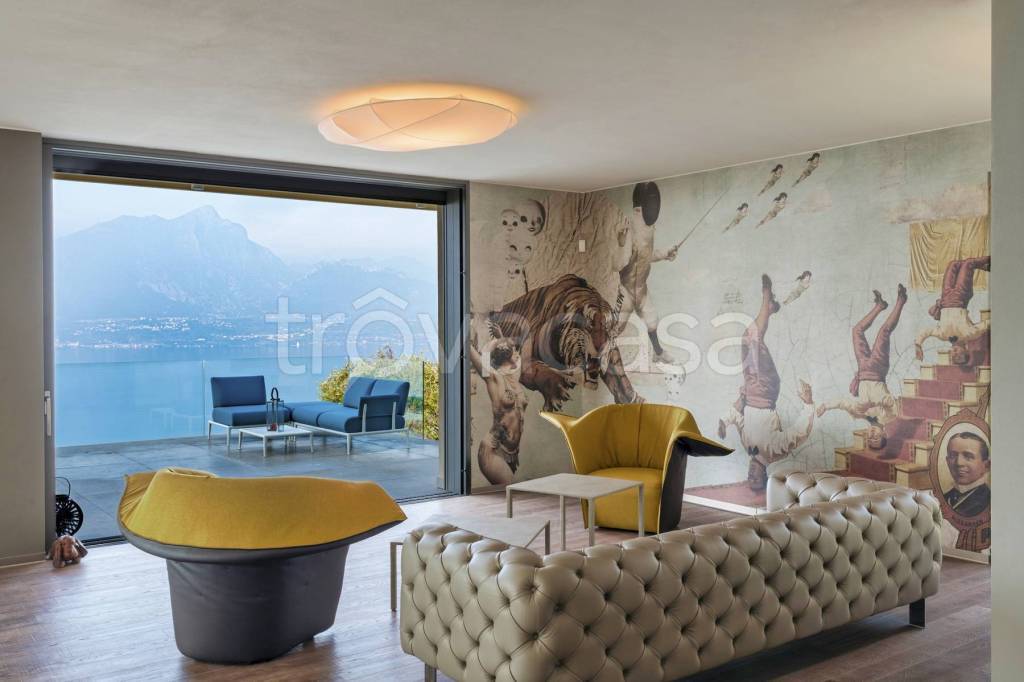 casa indipendente in vendita a Torri del Benaco