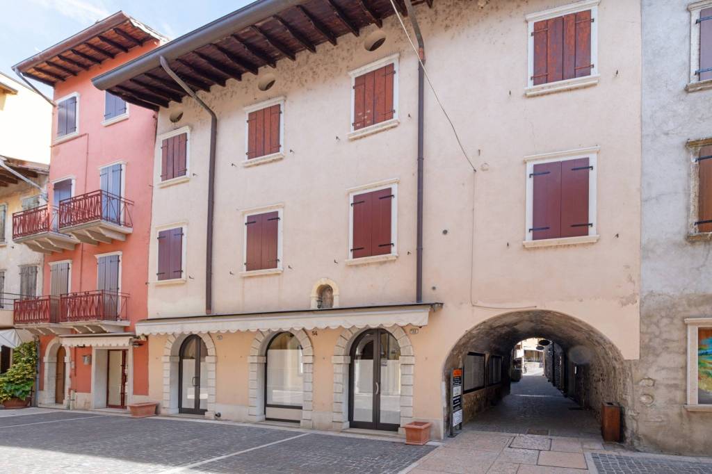 appartamento in vendita a Torri del Benaco