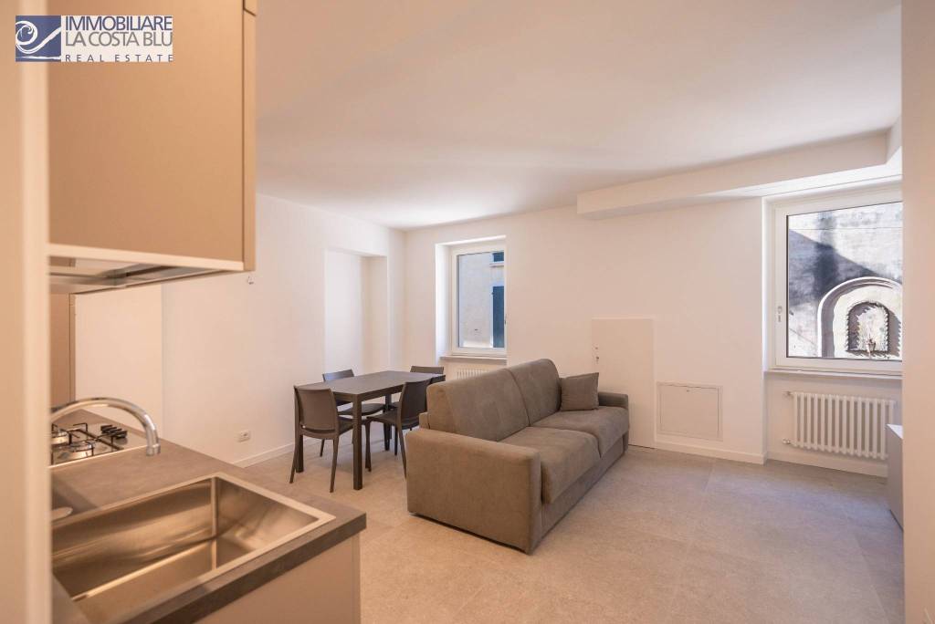appartamento in vendita a Torri del Benaco in zona Albisano