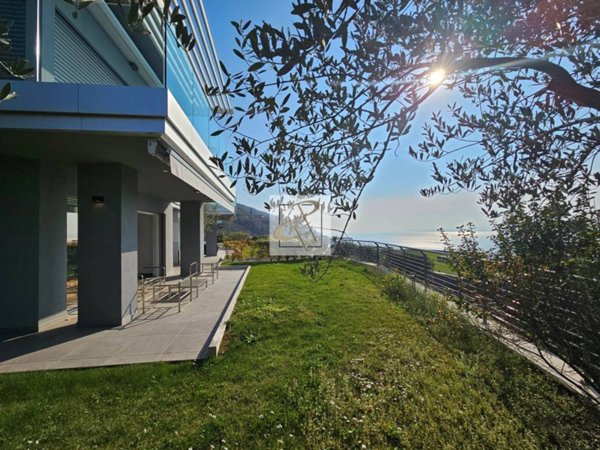 appartamento in vendita a Torri del Benaco in zona Albisano
