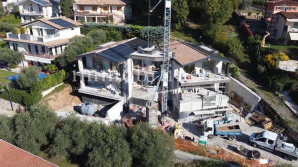 appartamento in vendita a Torri del Benaco in zona Albisano