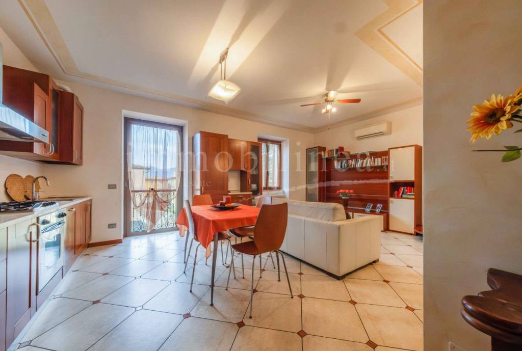 appartamento in vendita a Torri del Benaco