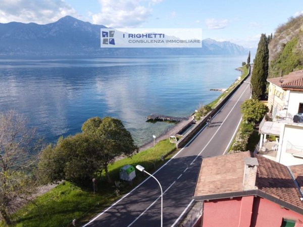 casa indipendente in vendita a Torri del Benaco