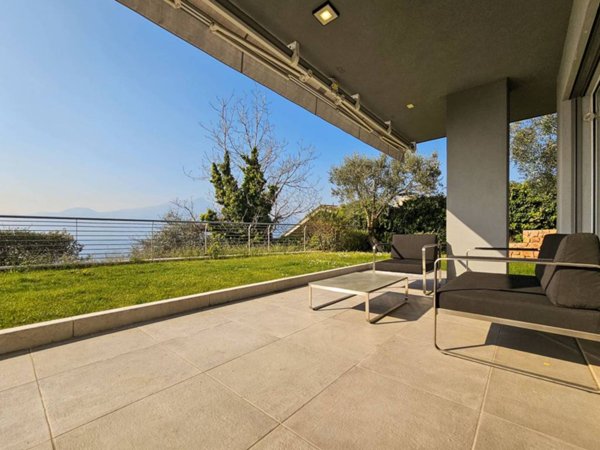 appartamento in vendita a Torri del Benaco