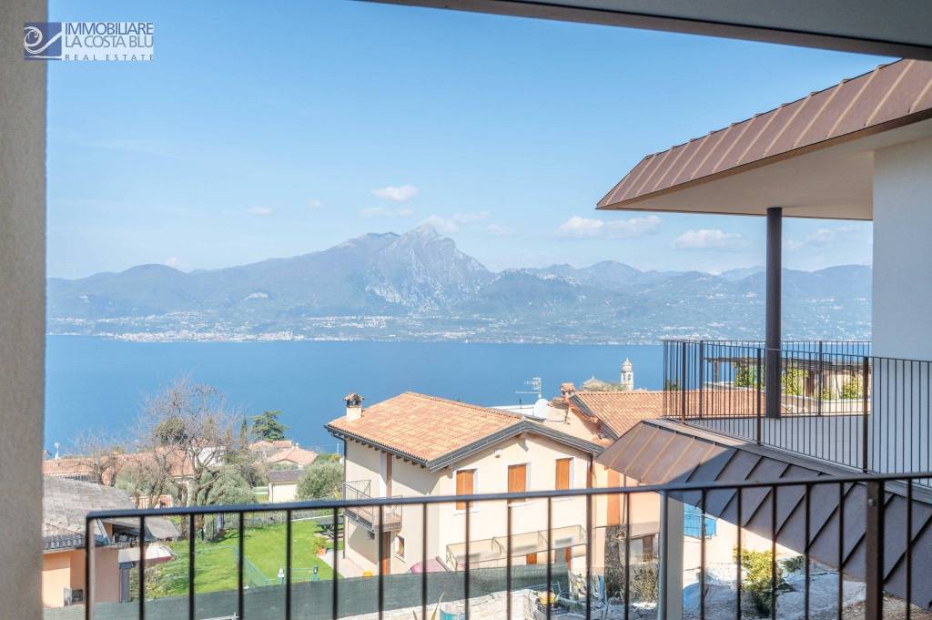 appartamento in vendita a Torri del Benaco in zona Albisano