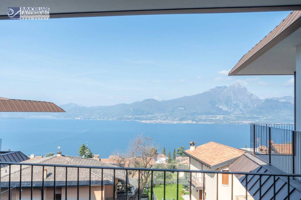 appartamento in vendita a Torri del Benaco in zona Albisano
