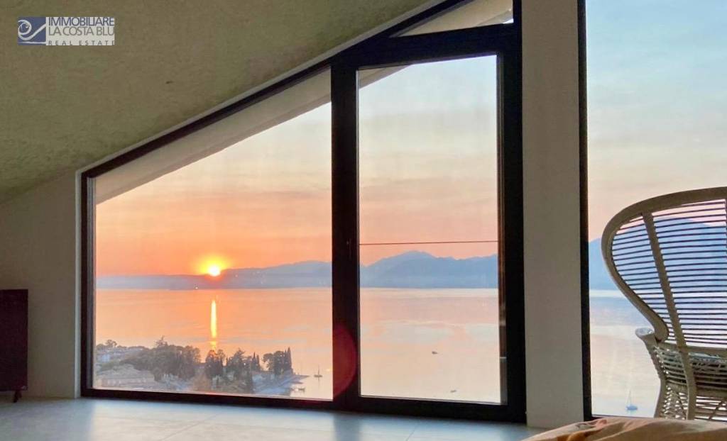 casa indipendente in vendita a Torri del Benaco in zona Albisano