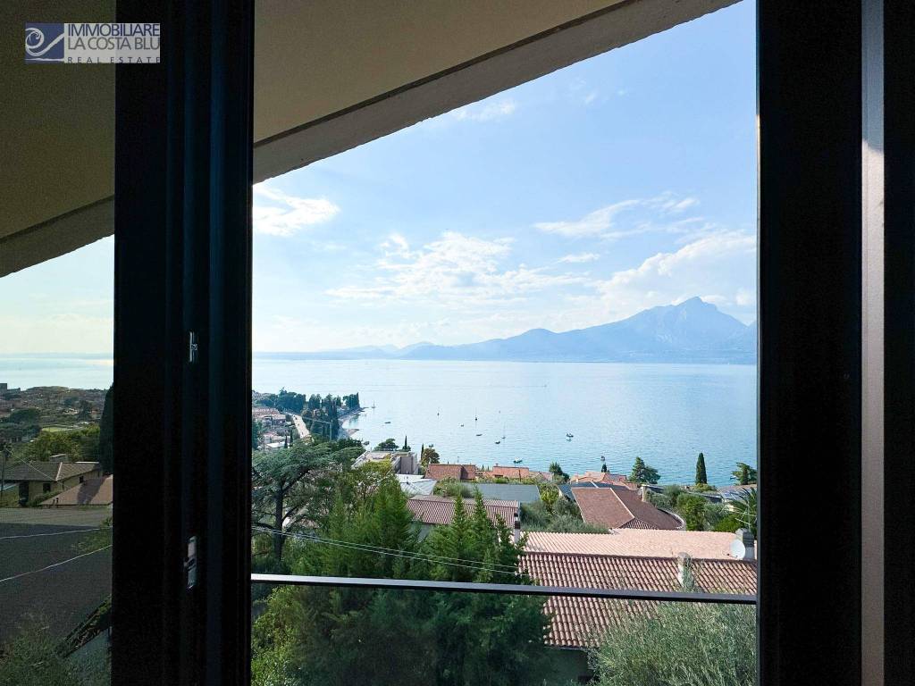 casa indipendente in vendita a Torri del Benaco in zona Pai