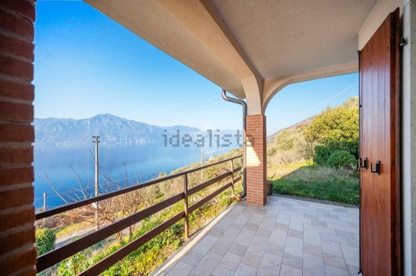 appartamento in vendita a Torri del Benaco in zona Pai
