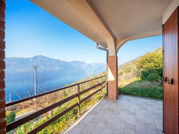 appartamento in vendita a Torri del Benaco in zona Pai