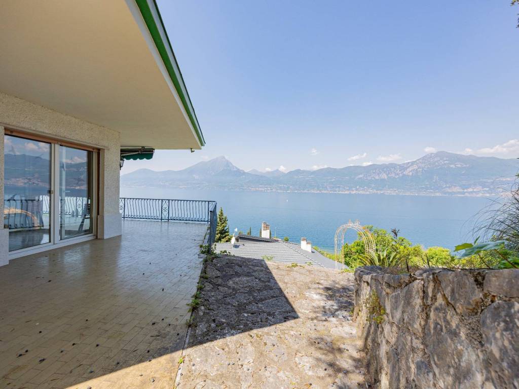 casa indipendente in vendita a Torri del Benaco in zona Pai
