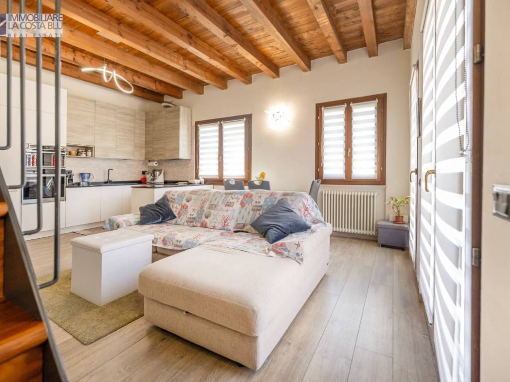 appartamento in vendita a Torri del Benaco