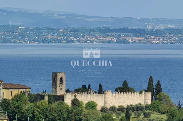 terreno edificabile in vendita a Torri del Benaco in zona Pai