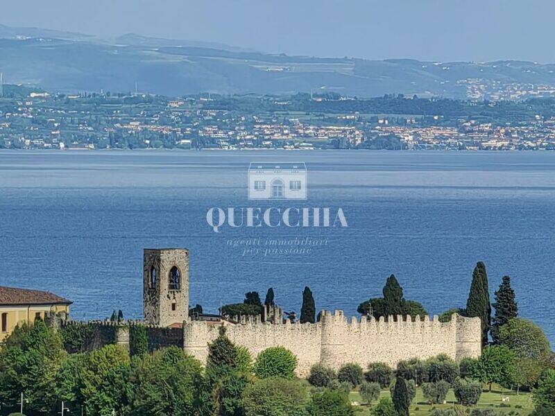 terreno edificabile in vendita a Torri del Benaco