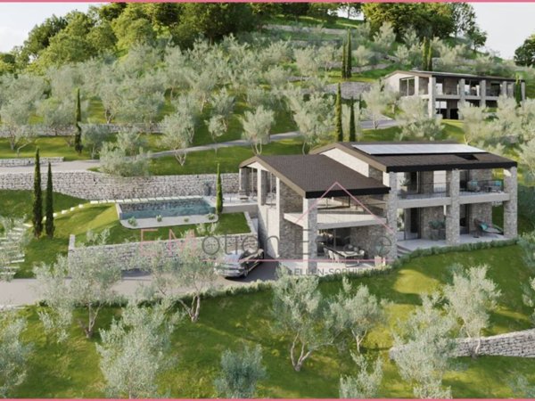 casa indipendente in vendita a Torri del Benaco
