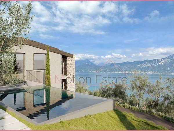 casa indipendente in vendita a Torri del Benaco