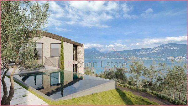 casa indipendente in vendita a Torri del Benaco in zona Pai