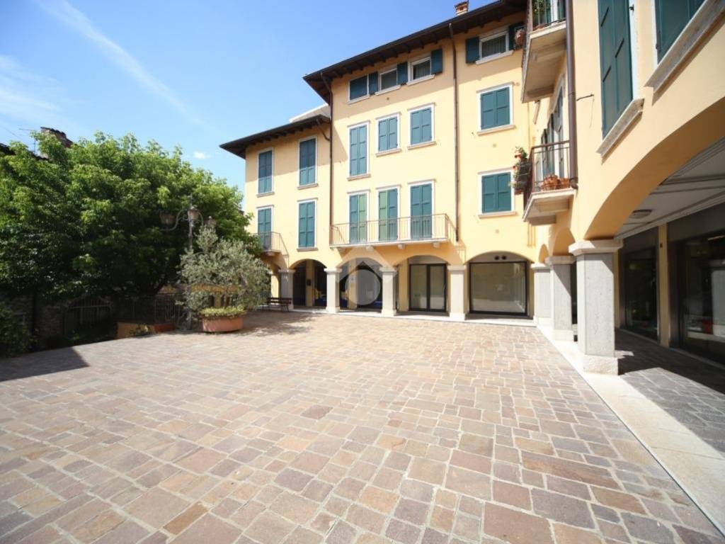 appartamento in vendita a Torri del Benaco