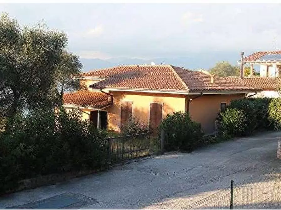 casa indipendente in vendita a Torri del Benaco in zona Albisano