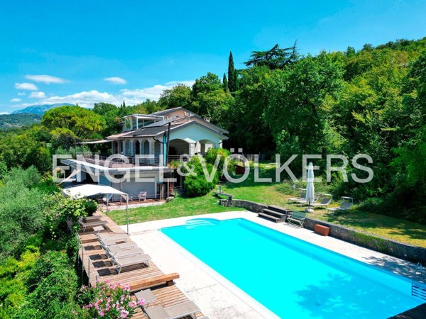 casa indipendente in vendita a Torri del Benaco in zona Albisano