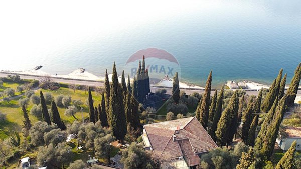 casa indipendente in vendita a Torri del Benaco in zona Albisano