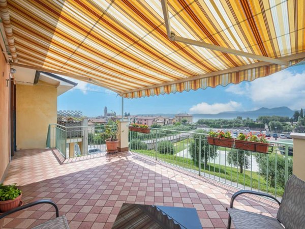 appartamento in vendita a Torri del Benaco in zona Albisano